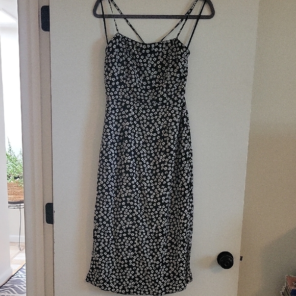 Abercrombie & Fitch Dresses & Skirts - Abercrombie & Fitch Black and White Midi Sundress
